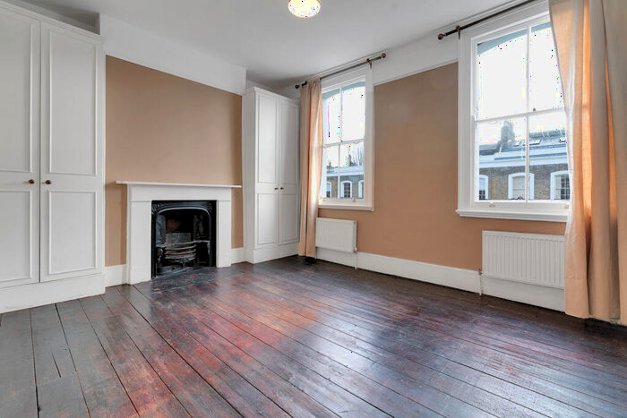 2 Bedroom Apartment To Rent In Arlington Avenue, London, N1