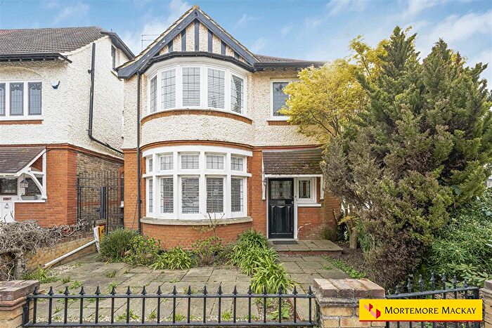 4 Bedroom Property For Sale In Orpington Road, London, N21