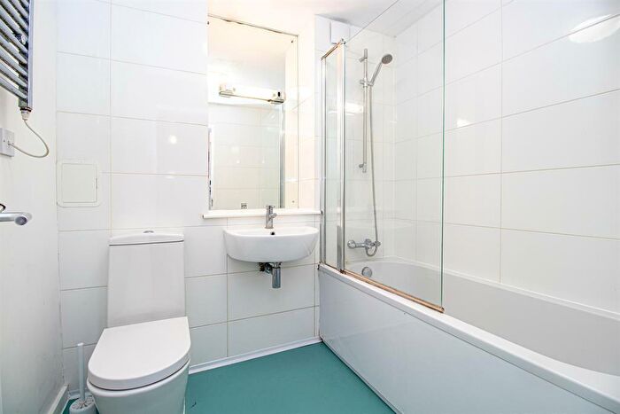 2 Bedroom Apartment To Rent In Cremer Street, Shoreditch, E2
