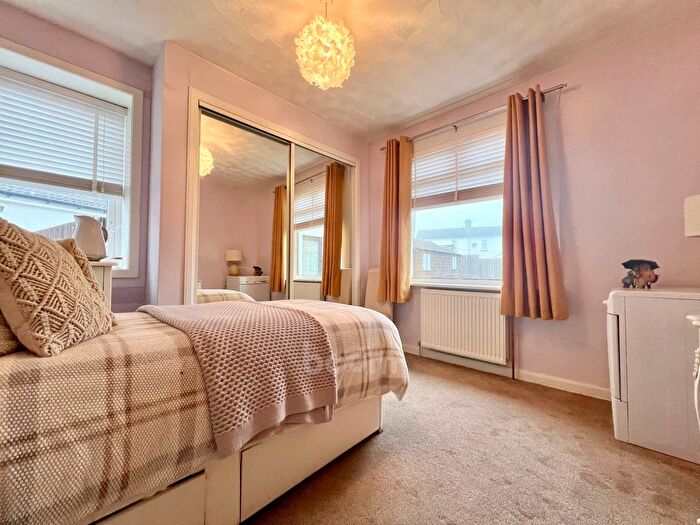 2 Bedroom Semi-Detached Bungalow For Sale In Shanks Crescent, Johnstone, PA5