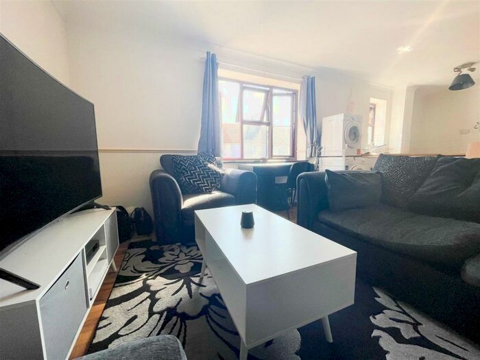 1 Bedroom Flat To Rent In Graylands, Grays, RM17