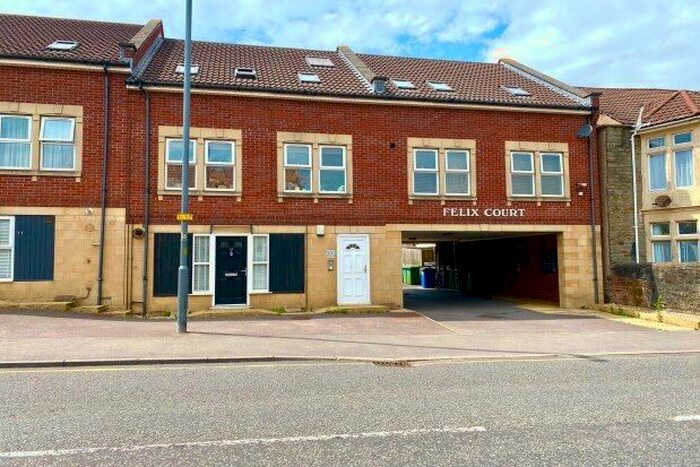 2 Bedroom Flat To Rent In Downend Road, Bristol, BS15