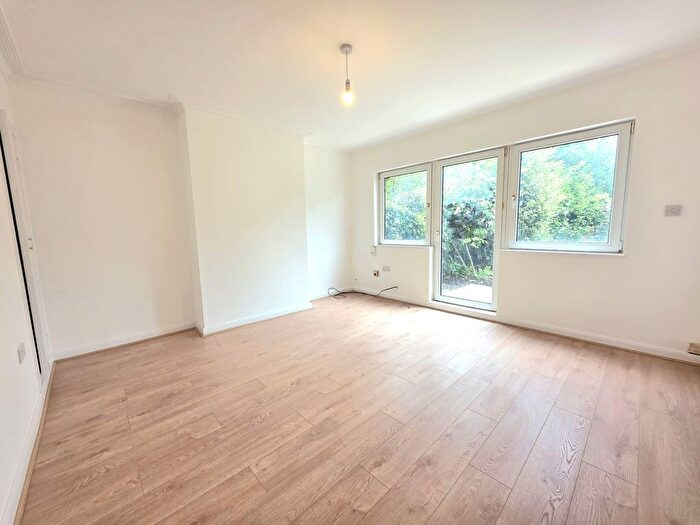 2 Bedroom Maisonette To Rent In College Hill Road, Harrow, HA3