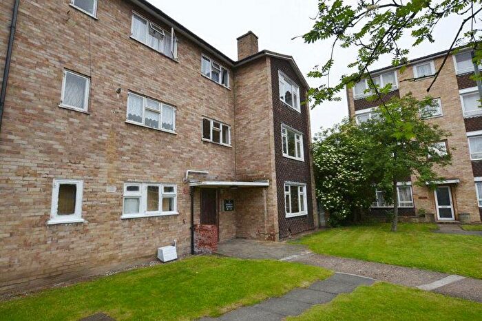 1 Bedroom Flat To Rent In Penrhyn Gardens, Kingston, KT1