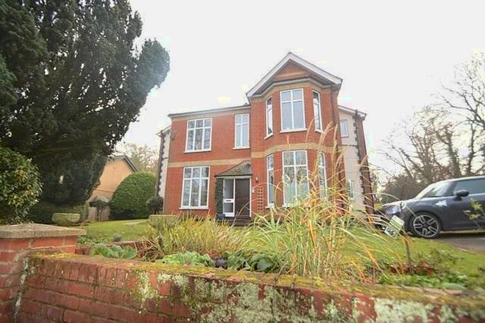 1 Bedroom Flat To Rent In Guildford Road, Runfold, Farnham, GU10