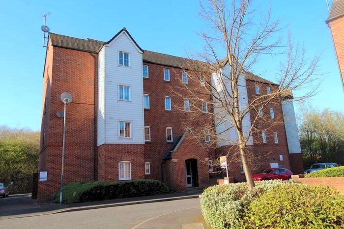 2 Bedroom Flat To Rent In Bridgeside Close, Brownhills, Walsall, WS8
