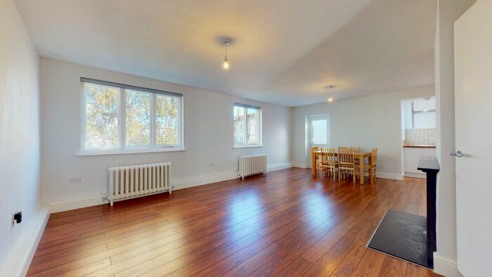 2 Bedroom Flat To Rent In St. Annes Close, London, N6