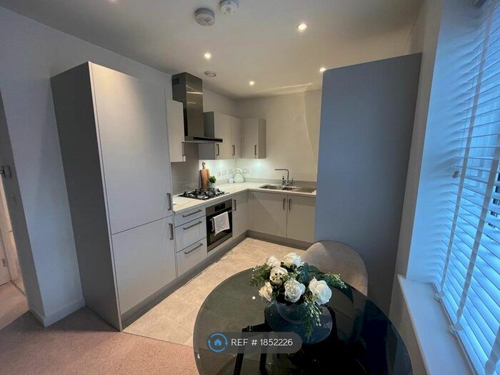 1 Bedroom Flat To Rent In Chineham, Basingstoke, RG24