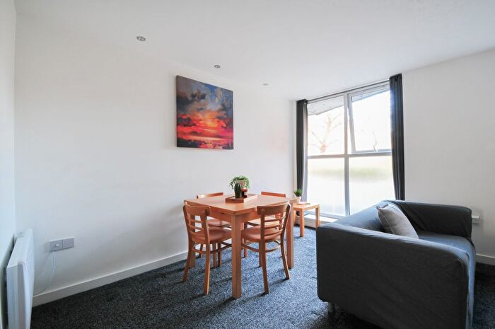 2 Bedroom Flat To Rent In Bedroom Duplex – Burlington Street, Manchester, M15