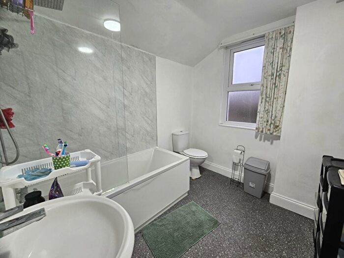 5 Bedroom Semi-Detached House To Rent In Hollingdean Road, Brighton, BN2