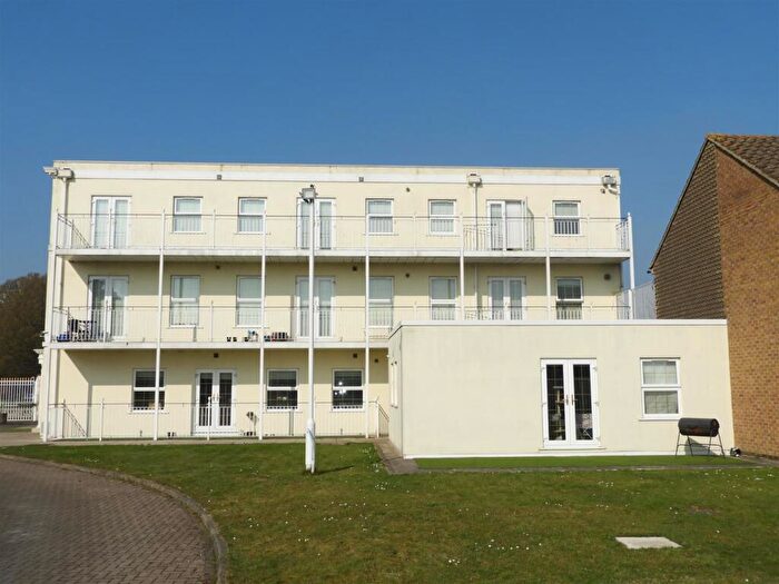 2 Bedroom Flat To Rent In Furnished Penthouse Apartment, SN3