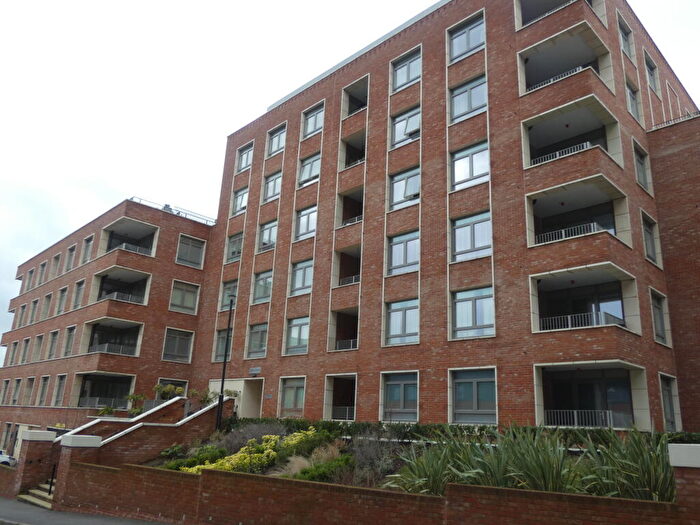1 Bedroom Apartment To Rent In Grosvenor Road, St. Albans, AL1