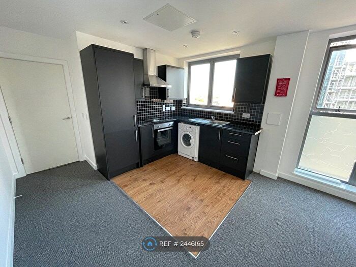 2 Bedroom Flat To Rent In Kingsley Mews, Ilford, IG1