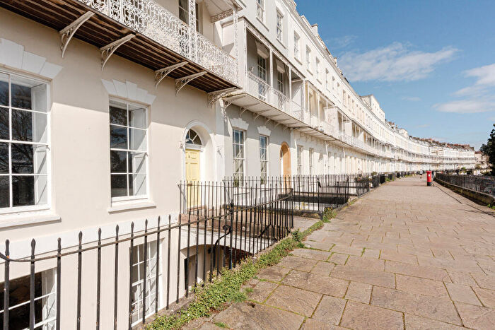 2 Bedroom Flat For Sale In Royal York Crescent, Clifton, Bristol, BS8