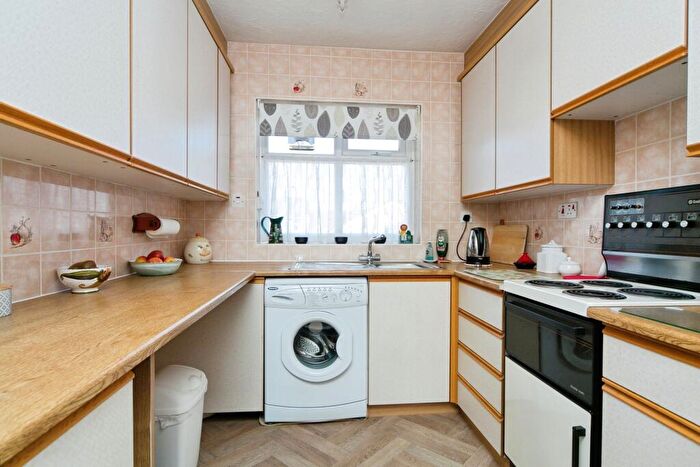 2 Bedroom Flat For Sale In Ebberston Road West, Colwyn Bay, Clwyd, LL28