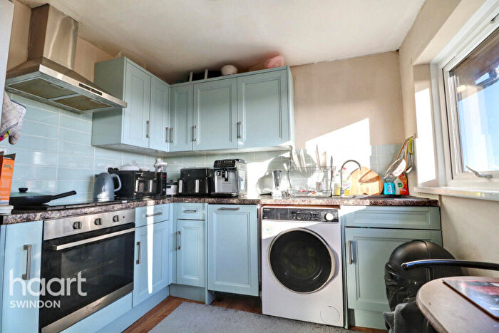 1 Bedroom Flat For Sale In Copse Avenue, Swindon, SN1