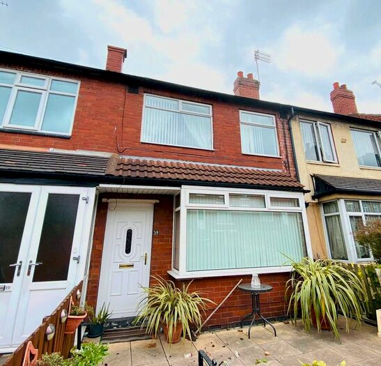 3 Bedroom Terraced House To Rent In Longroyd Crescent, Leeds, LS11