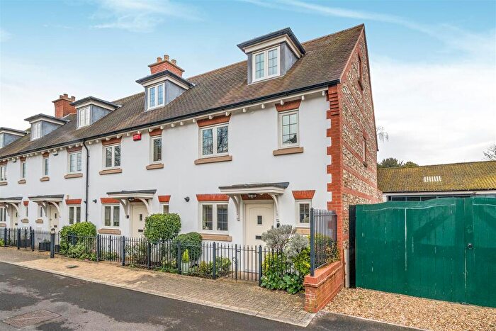3 Bedroom Retirement Property For Sale In Florence Mews, Wilton, Salisbury, SP2