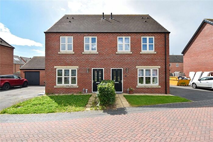 3 Bedroom Semi Detached House To Rent In Linnet Drive, Castleford, West Yorkshire, WF10