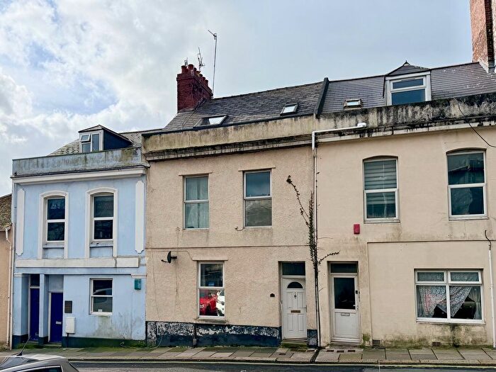 2 Bedroom Flat For Sale In Cecil Street, Stonehouse, Plymouth, PL1