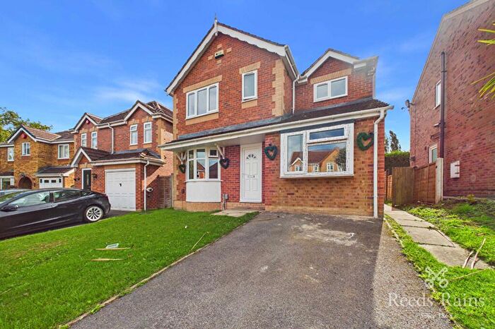 3 Bedroom Detached House For Sale In St. Thomas Gardens, Bradley, Huddersfield, West Yorkshire, HD2