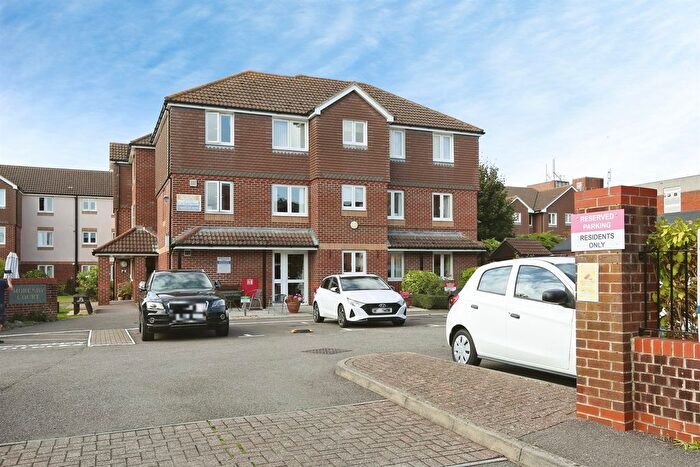 1 Bedroom Flat For Sale In Westbury Road, Fareham, PO16