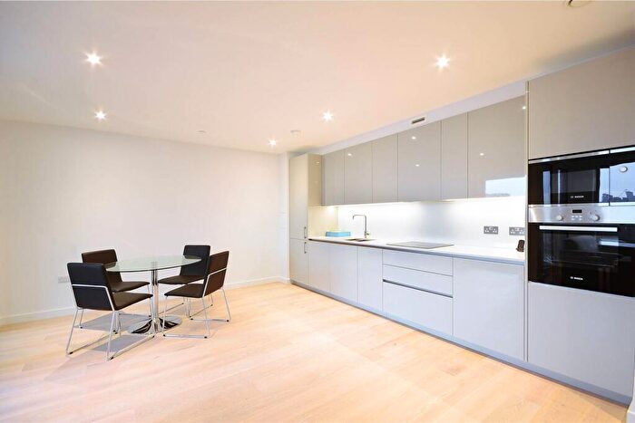 2 Bedroom Flat To Rent In Deacon Street, Elephant And Castle, SE17