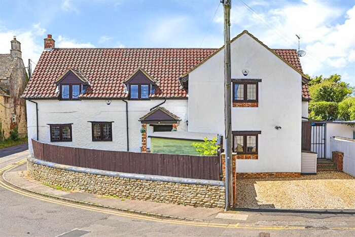 4 Bedroom Detached House For Sale In Whittlesea Terrace, Woodford, NN14
