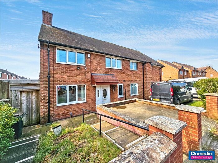 3 Bedroom Semi Detached House For Sale In Raven Hays Road, Northfield, Birmingham, B31