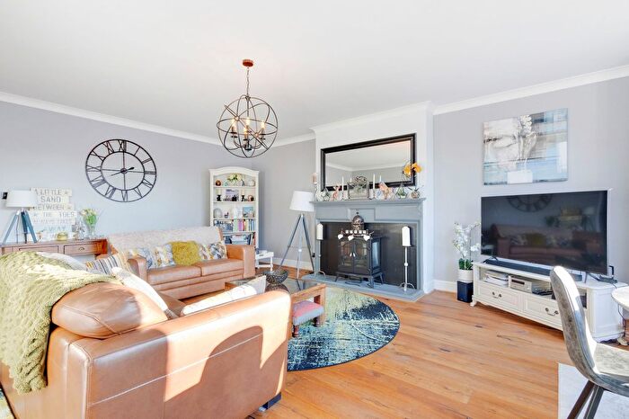 2 Bedroom Flat For Sale In Castle Hill Avenue, Folkestone, CT20