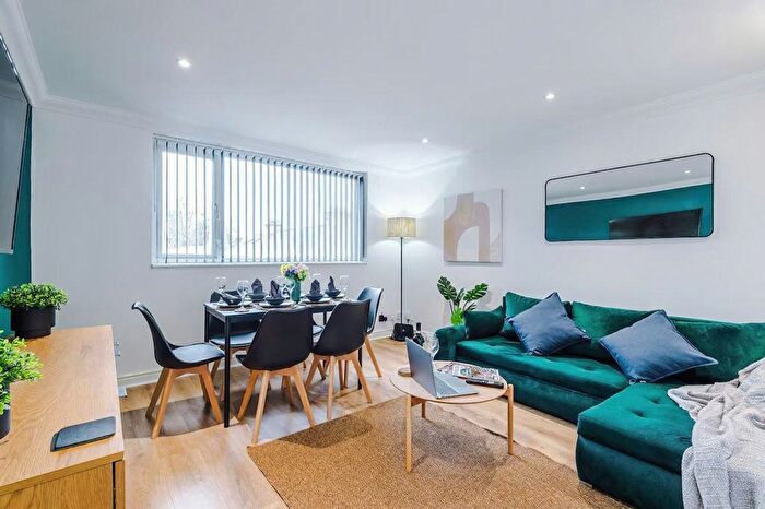 3 Bedroom Flat To Rent In Fairfield, L7