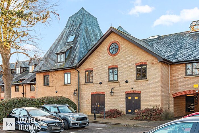 2 Bedroom Flat For Sale In River Meads, Ware, SG12