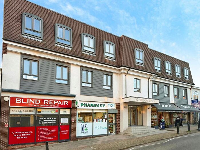 1 Bedroom Flat For Sale In High Street, Crowthorne, Berkshire, RG45