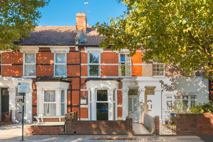 2 Bedroom Flat To Rent In Grove Vale, East Dulwich, SE22