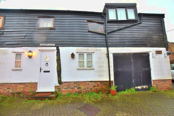 1 Bedroom Terraced House To Rent In Market Square, Bishop's Stortford, CM23