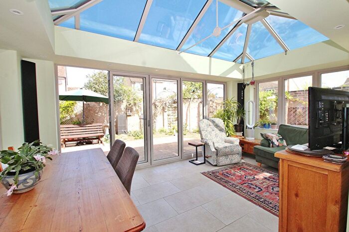 3 Bedroom Detached House For Sale In Broadmarsh Lane, Freeland, OX29