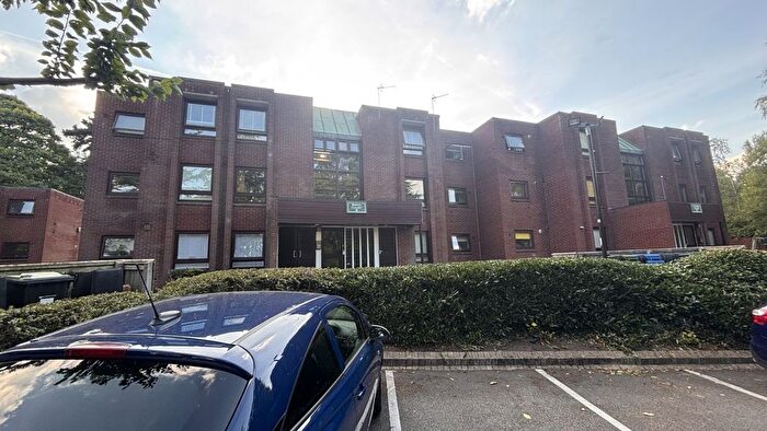 2 Bedroom Flat For Sale In Woodfield Close, Four Oaks, Sutton Coldfield, B74