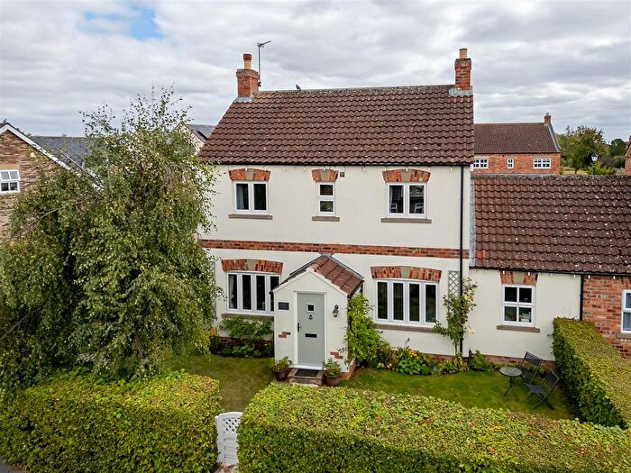 3 Bedroom Link Detached House For Sale In Roecliffe Court, Hessay, York, YO26