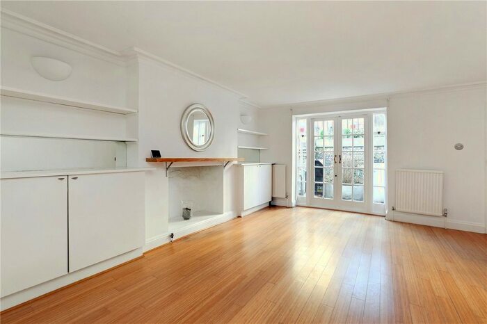 2 Bedroom Flat To Rent In Chepstow Road, Notting Hill, London W2