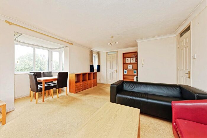 2 Bedroom Apartment For Sale In Rheims Court, Canterbury, CT2