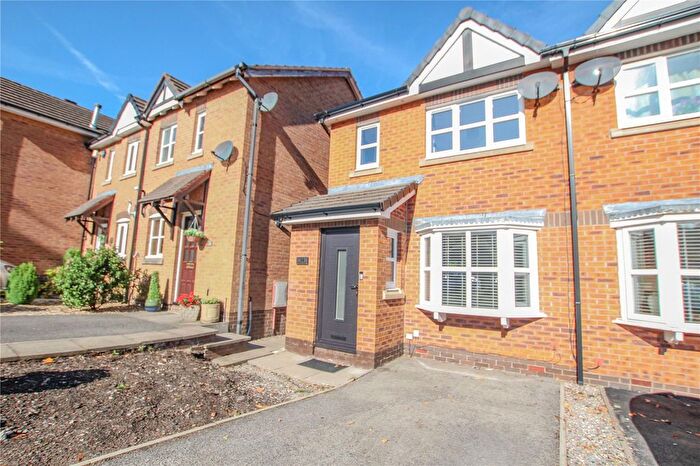 2 Bedroom Detached House To Rent In Sutton Way, Hadfield, Glossop, Derbyshire, SK13