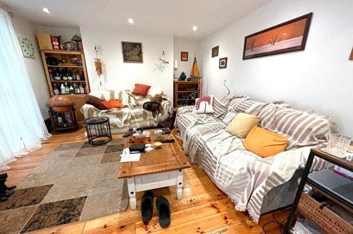 1 Bedroom Flat To Rent In Acre Lane, Clapham, London, SW2