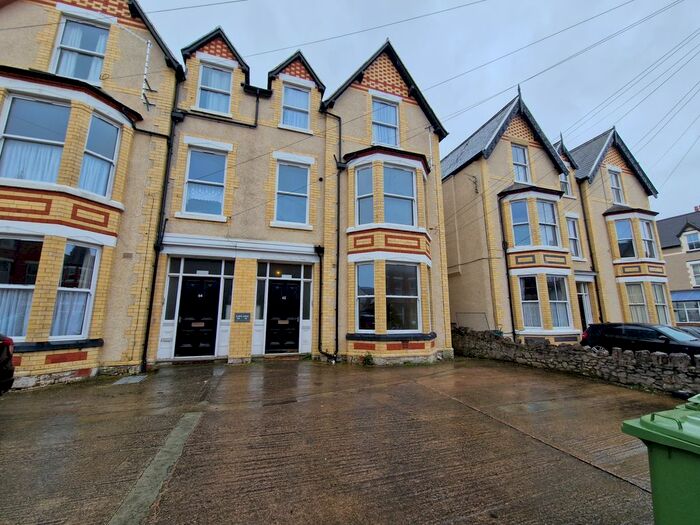 1 Bedroom Flat To Rent In Greenfield Road, Colwyn Bay, LL29