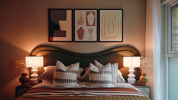 1 Bedroom Flat For Sale In Capital Interchange Way, Brentford, TW8