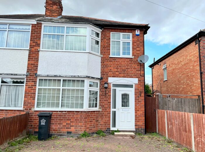 3 Bedroom Semi-Detached House To Rent In Yardley Drive, Leicester, LE2