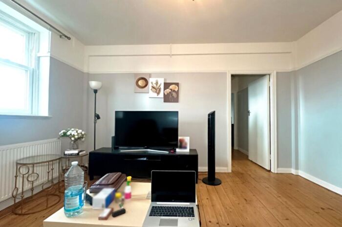 1 Bedroom Flat To Rent In Elmers End Road, London, SE20