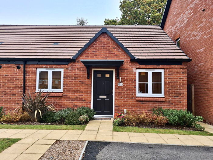 1 Bedroom Semi-Detached Bungalow For Sale In Hewitt Close, The Pavilions, Kenilworth, CV8