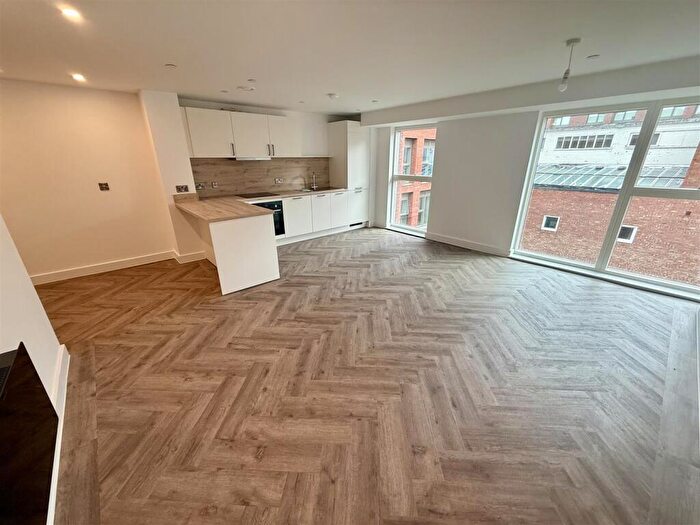 1 Bedroom Apartment To Rent In Chapmans Yard, Upper Gough Street, Birmingham, B1