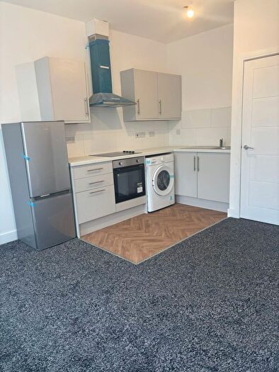 1 Bedroom Flat To Rent In Dynevor Terrace, Pontardawe, SA8
