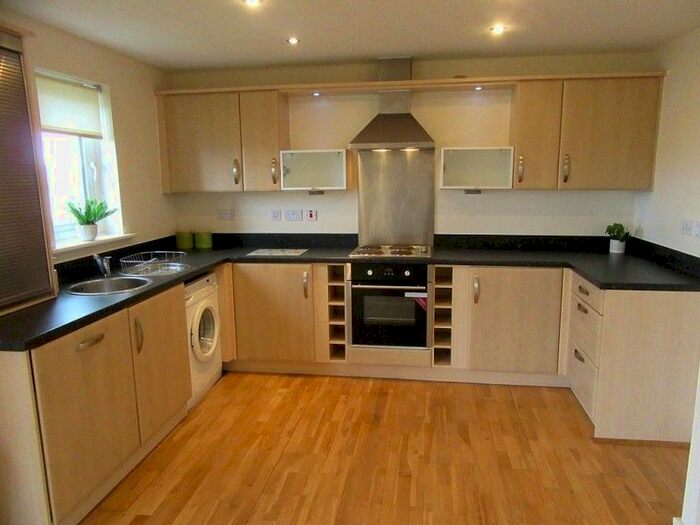 2 Bedroom Flat To Rent In Cwrt Westfa, Pentre Doc Y Gogledd, Llanelli, Carmarthenshire., SA15